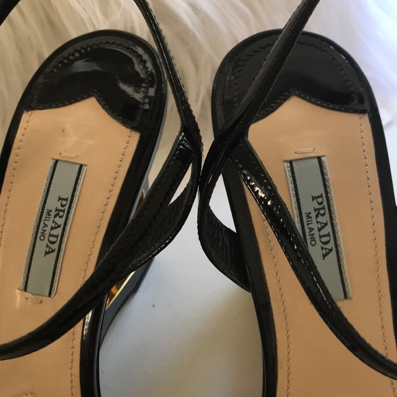 Authentic Prada heart heel, patent leather sandle - Picture 4 of 6